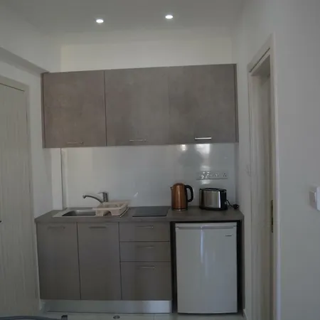 Apartman P.l Hermes & Lárnaka