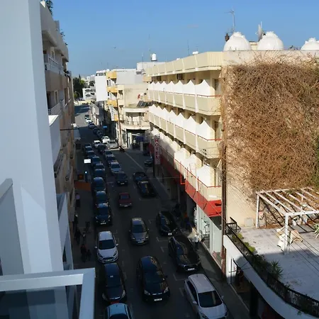 P.l Hermes Studios&apartments * Lárnaca