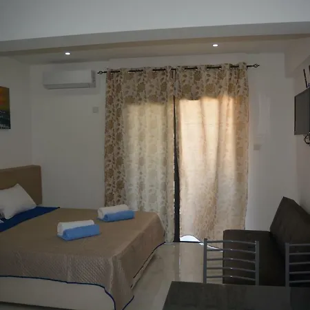 Apartman P.l Hermes & Lárnaka