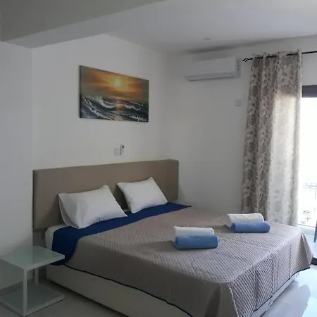 P.l Hermes & Apartman *