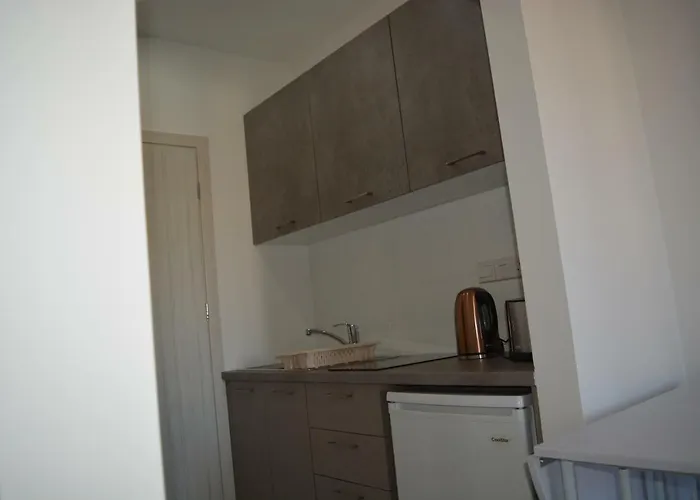 P.l Hermes & דירה *