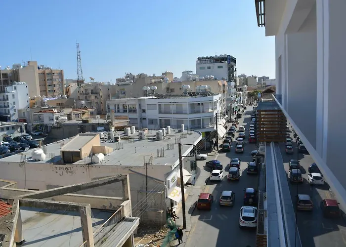 P.l Hermes & דירה *