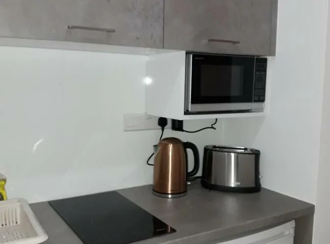 P.l Hermes & לרנקה