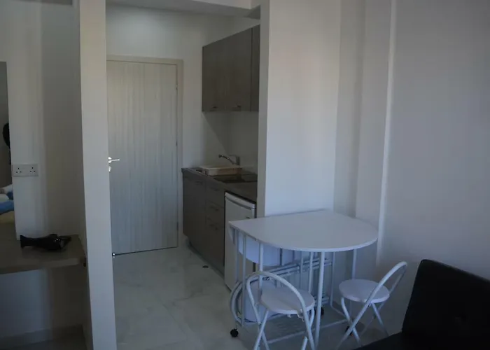 P.l Hermes & Apartament *