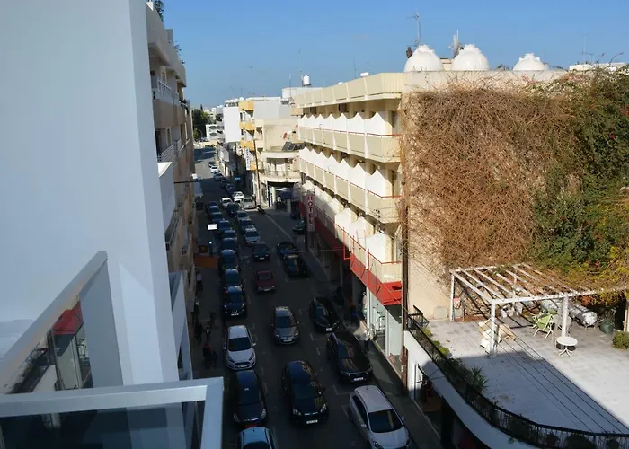 P.l Hermes & * Larnaca