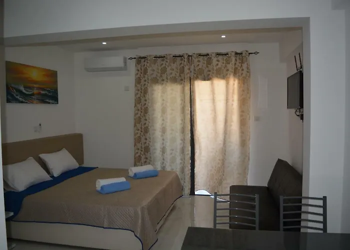 Apartament P.l Hermes & Larnaca