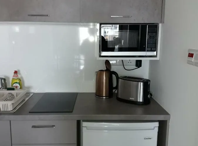 P.l Hermes & Apartament Larnaca