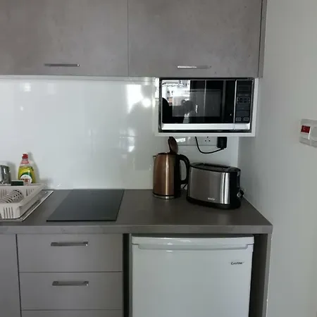 P.l Hermes & Apartamento Larnaca